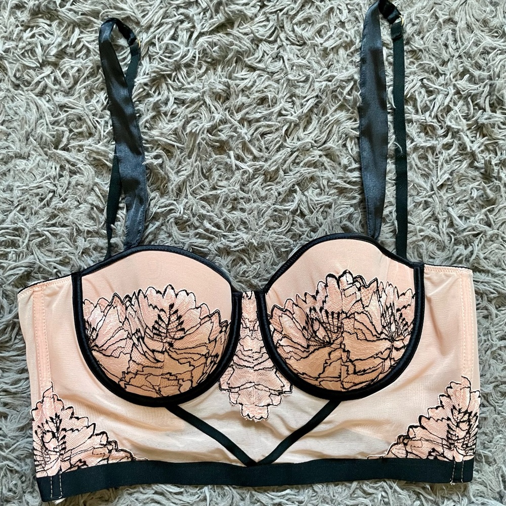 Baby light pink black bra top women’s medium intimates lingerie mini crop corset